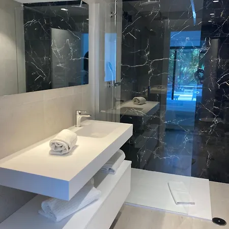 Victory Village, Quinta Do Apartment