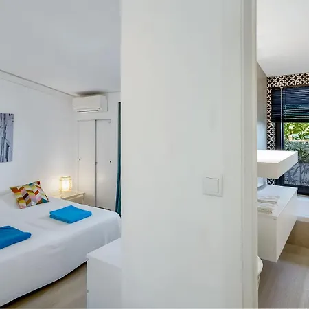 Victory Village, Quinta Do Apartment