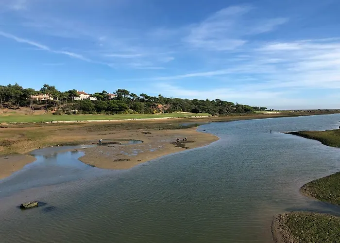 Victory Village, Quinta Do Almancil