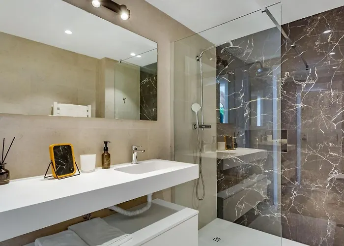 Victory Village, Quinta Do * アルマンシル