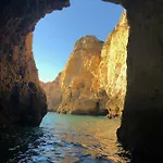 Victory Village, Quinta Do アパート